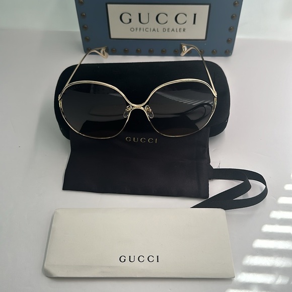 New - Authentic Clear GUCCI OVERSIZED SUNGLASSES - Picture 12 of 17